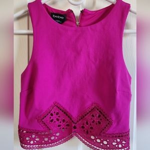EUC- bebe - bright fuschia cropped top with beautiful detailing. Size S.